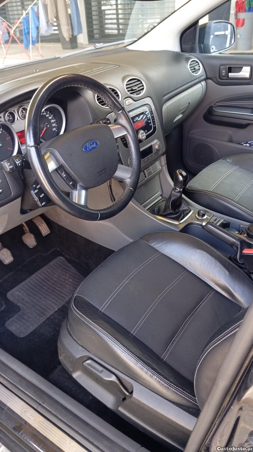 Ford Focus Titanium — fotografia 2