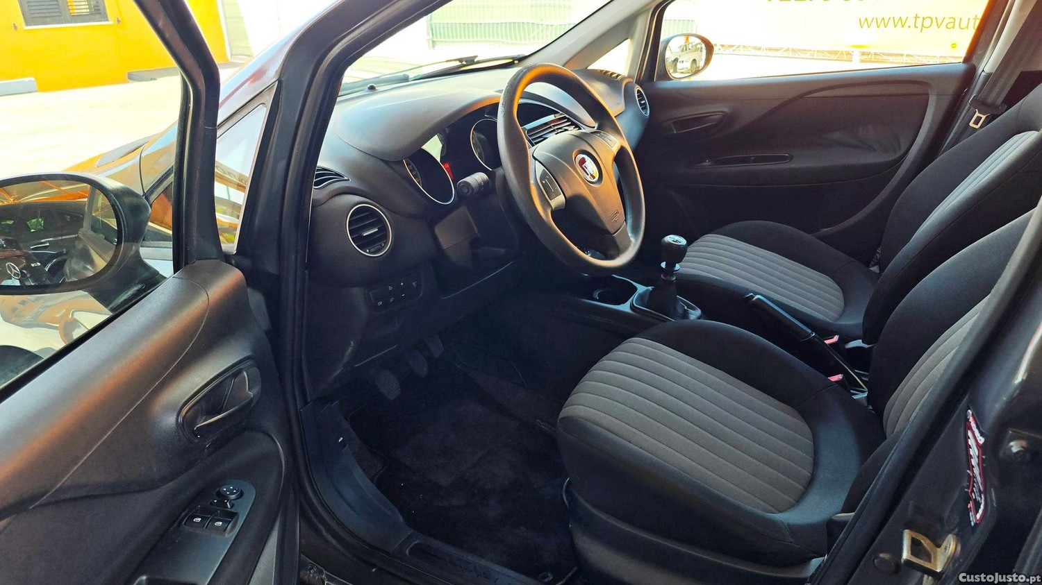 Fiat Punto 1.2 Lounge S&S — fotografia 9