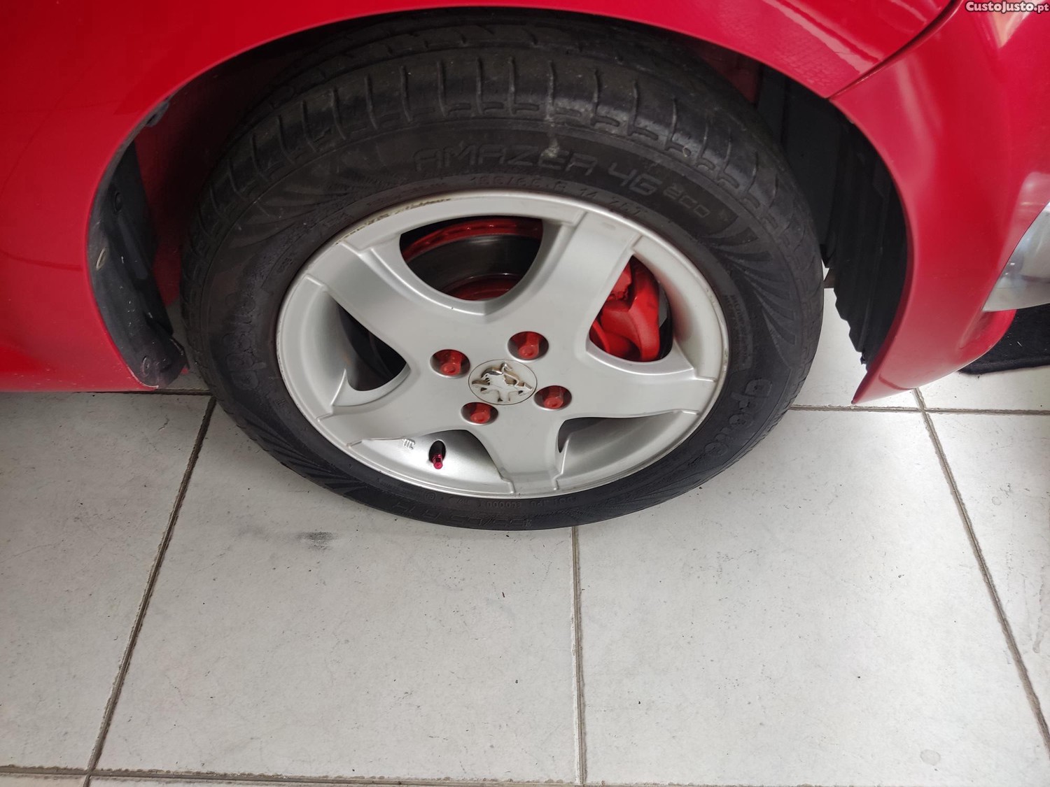 Peugeot 107 1.0 caixa automática com AC como novo — fotografia 3