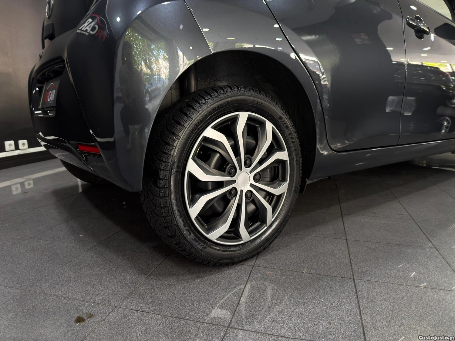 Toyota Aygo 1.0 X-Clusiv — fotografia 11