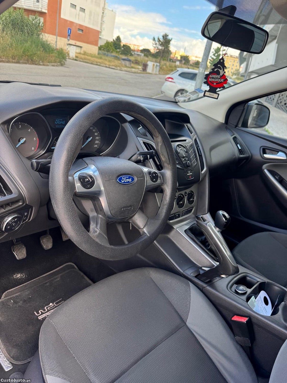 Ford Focus 1.6TDCi 115cv 150.000km e livro revisões — fotografia 7