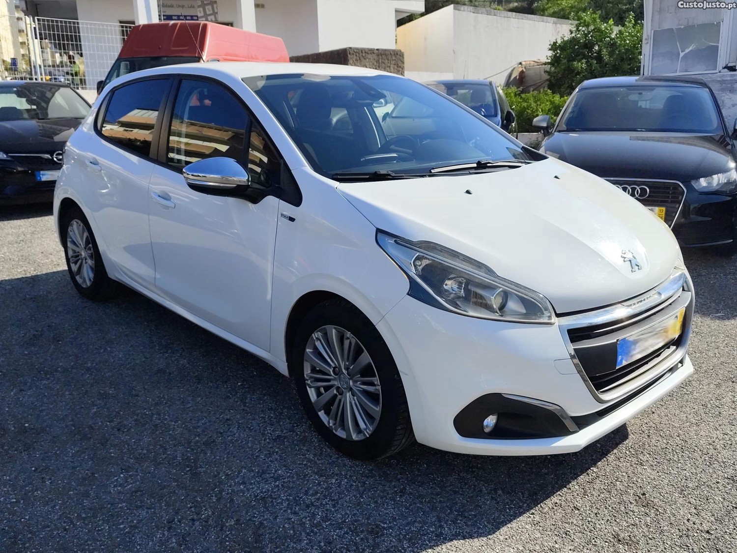 Peugeot 208 1.2PURETECH STYLE — fotografia 11