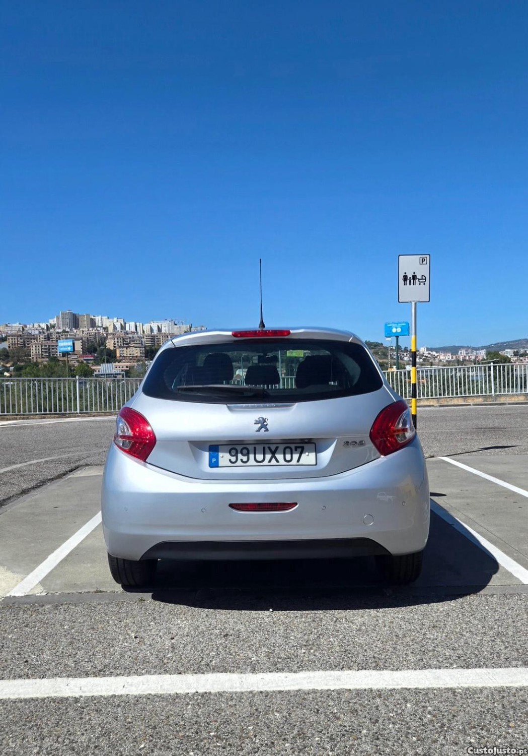 Peugeot 208 1.4 HDI — photo 4