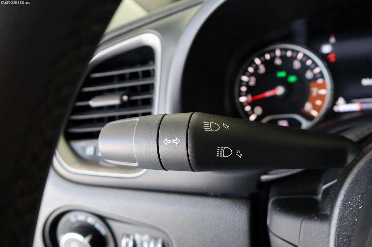 Jeep Renegade 1.0 T Limited — fotografia 11