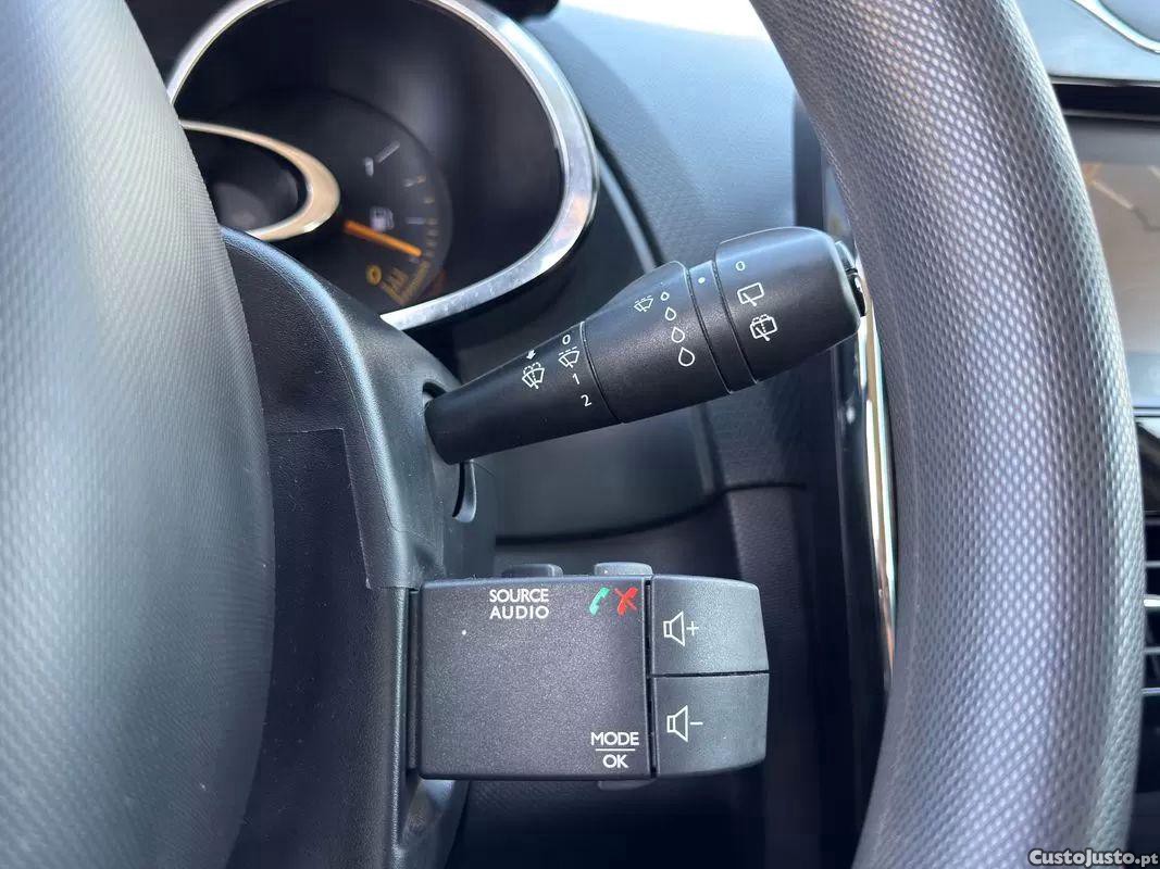 Renault Clio 0.9 tce dynamique s — fotografia 15