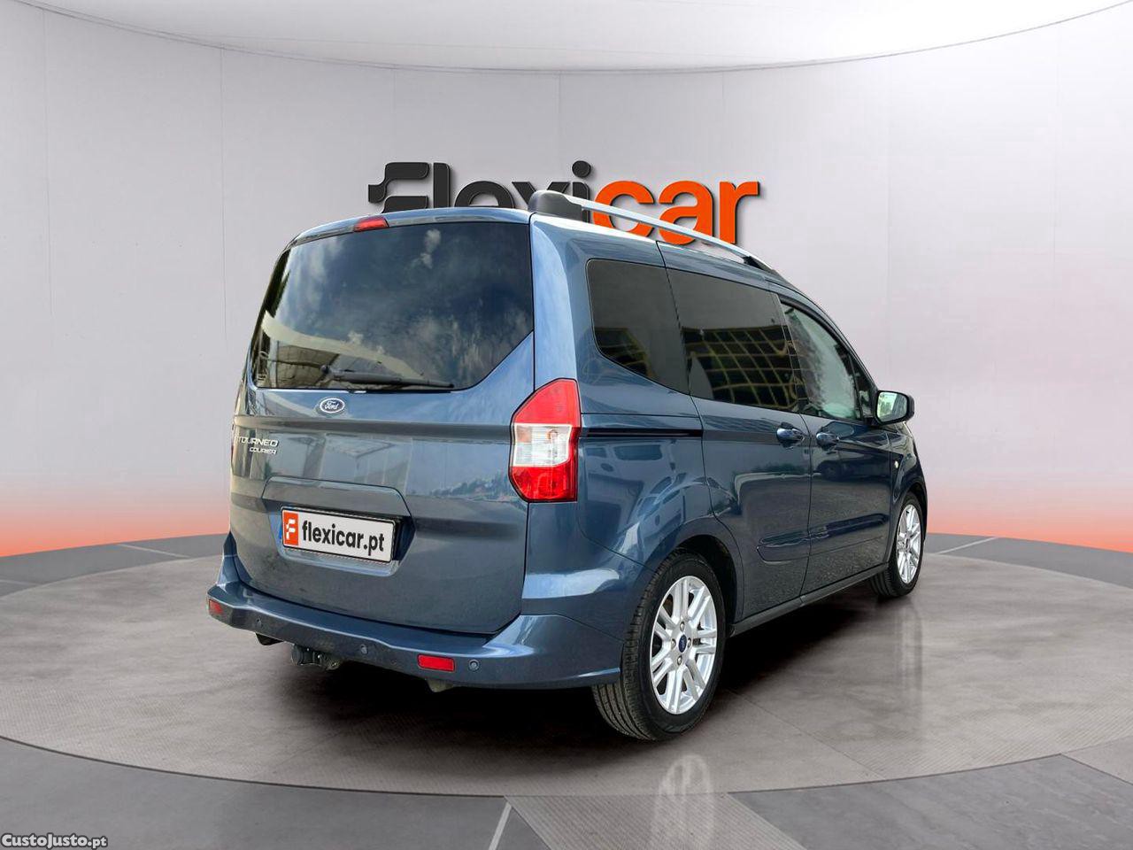 Ford Tourneo 1.0 EcoBoost Titanium — fotografia 11