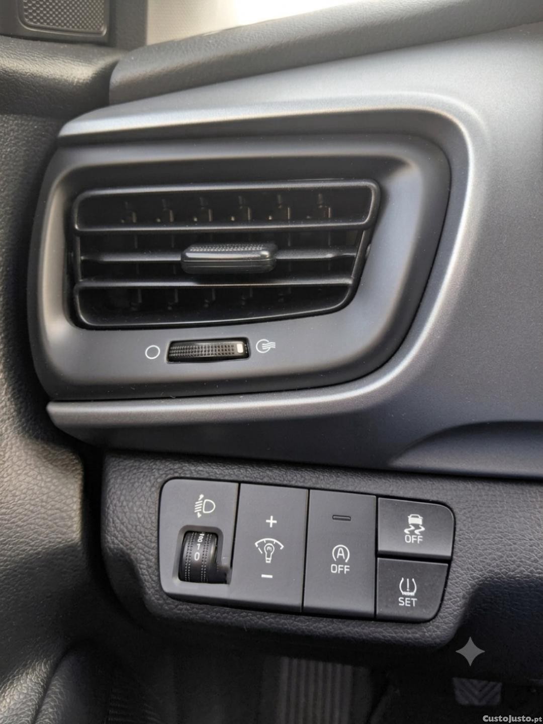 Kia Stonic Dynamic 1.2 — fotografia 8