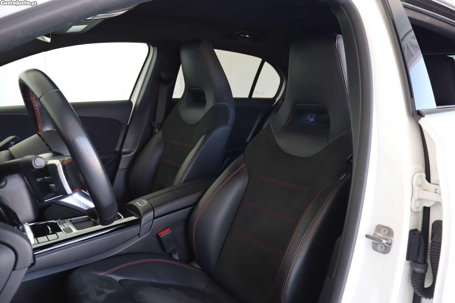 Mercedes-Benz A 200 AMG Line Aut. — fotografia 8