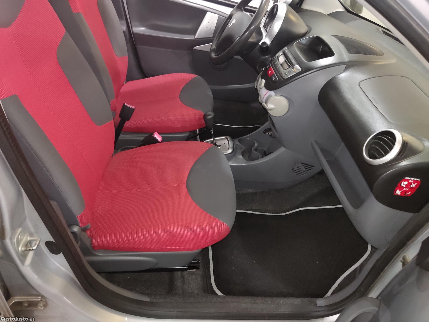Peugeot 107 1.0 caixa automática 120000 km — fotografia 5