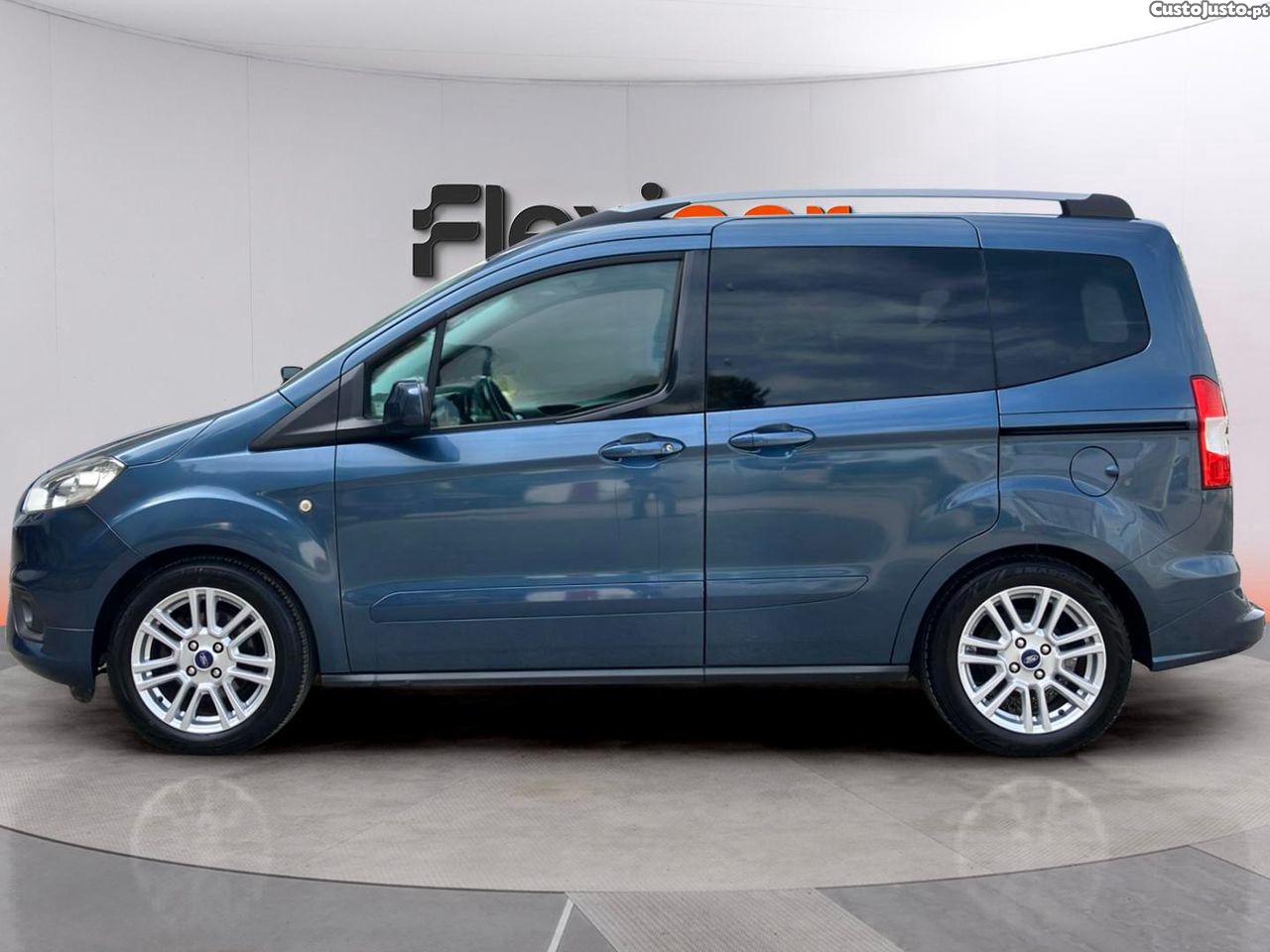 Ford Tourneo 1.0 EcoBoost Titanium — fotografia 15