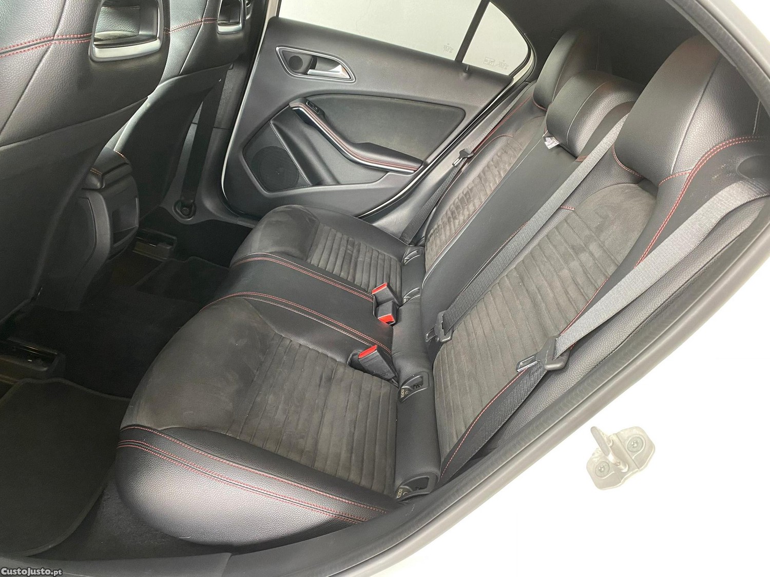 Mercedes-Benz A 200 d AMG Line — fotografia 13