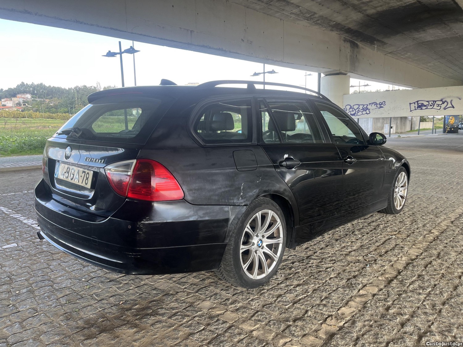 BMW 320 2.0 — photo 2