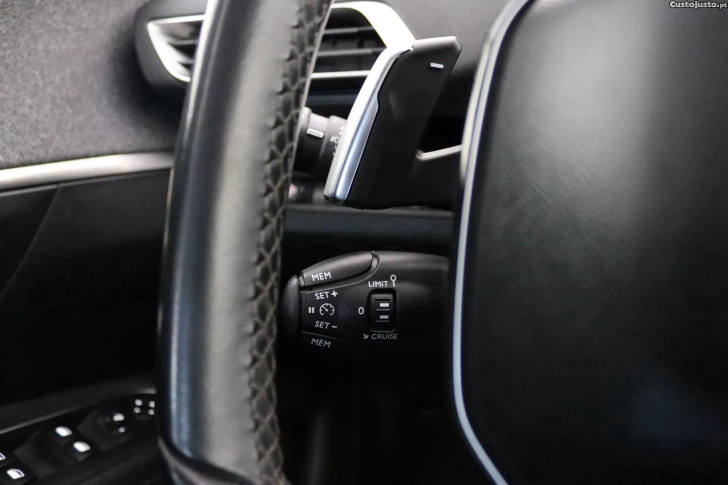 Peugeot 3008 Outro — fotografia 3