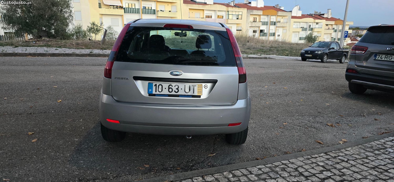 Ford Fiesta 1.400 — photo 2