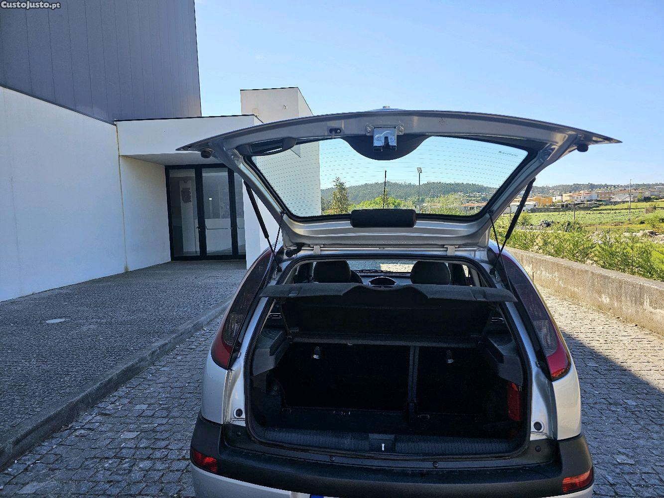 Opel Corsa 1.7 Dti 16v — fotografia 3