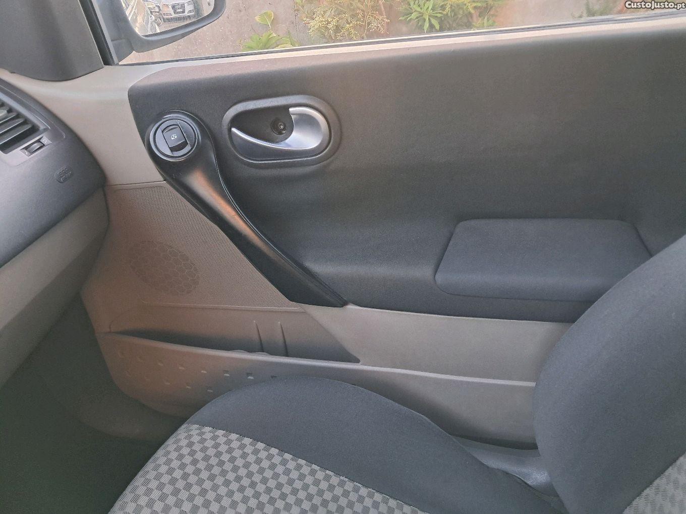 Renault Mégane 1.9 DCI — photo 5