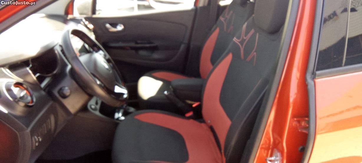 Renault Captur 1.2 TCe EDC(Caixa Automática) — fotografia 7