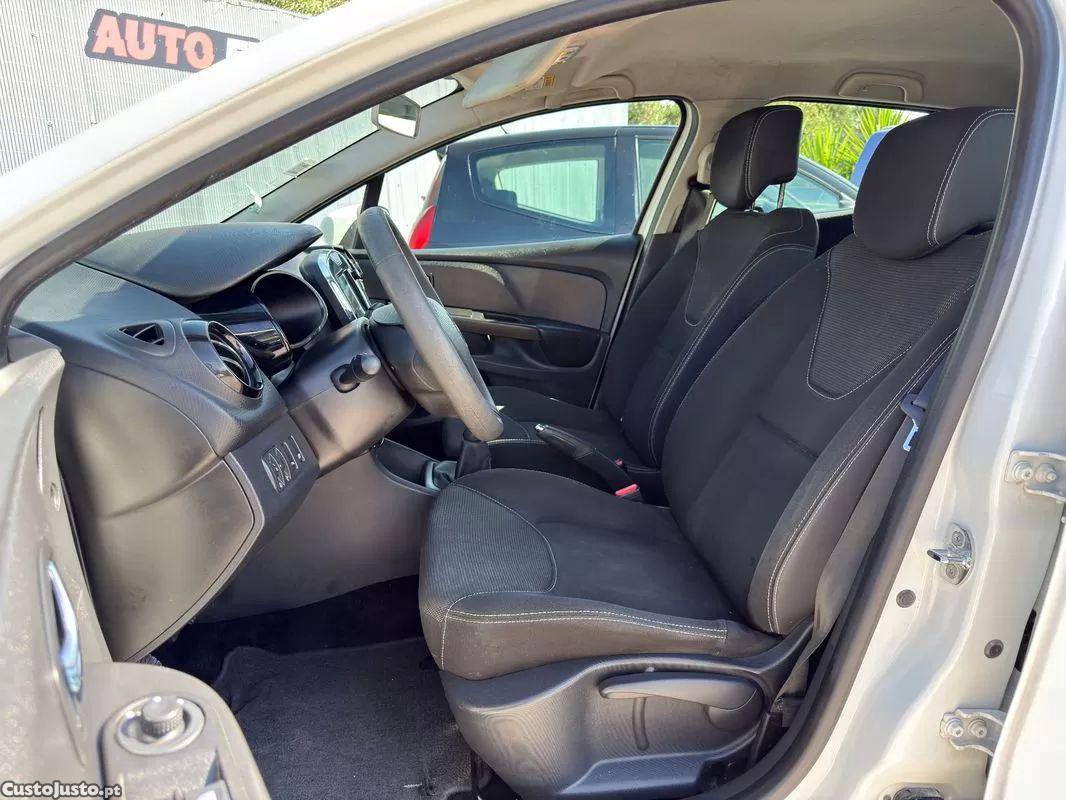 Renault Clio 0.9 tce dynamique s — fotografia 11