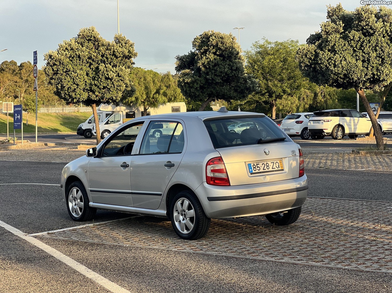 Skoda Fabia 1.4 TDI com AC210.000 km — fotografia 6