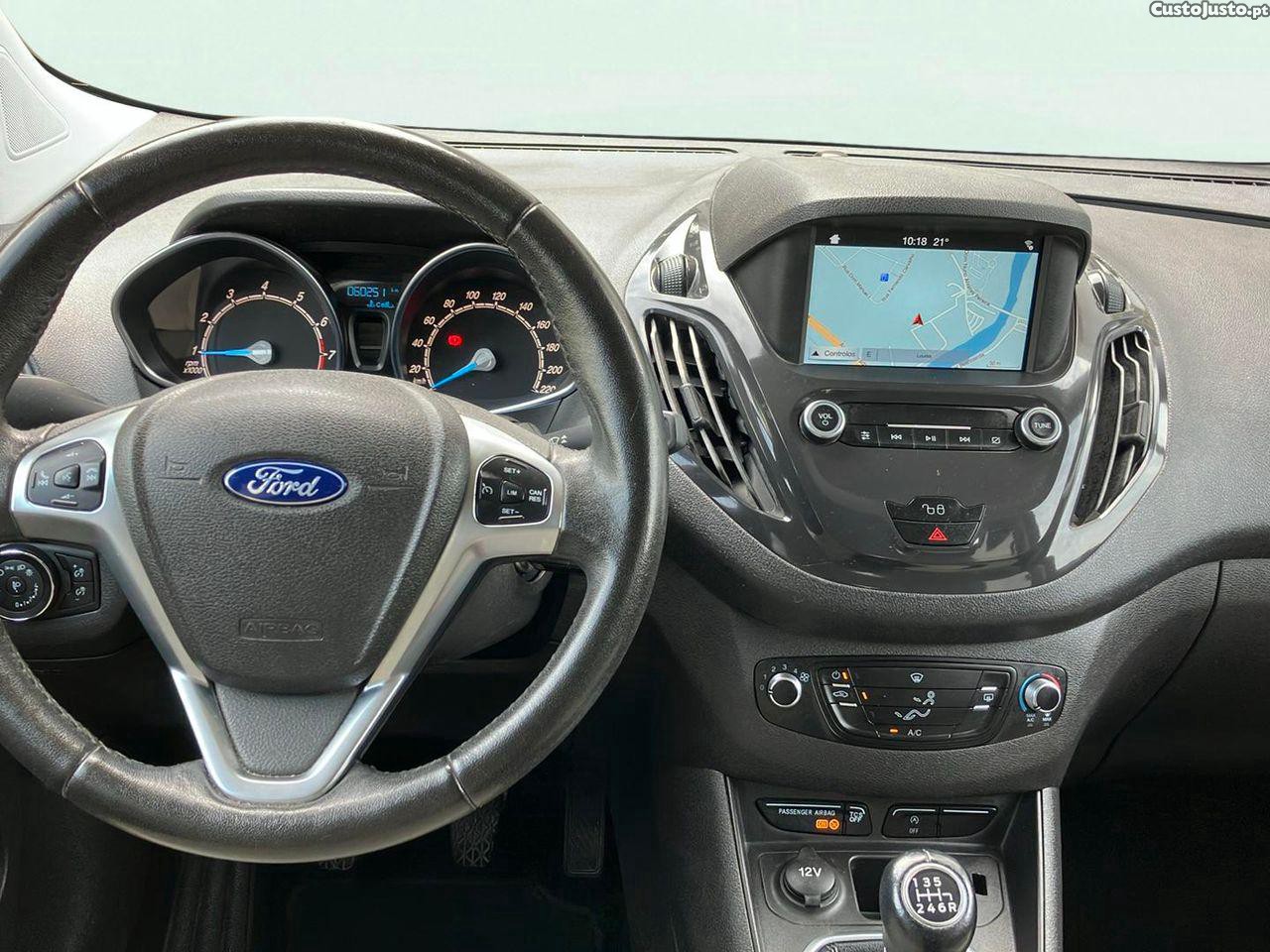 Ford Tourneo 1.0 EcoBoost Titanium — fotografia 6