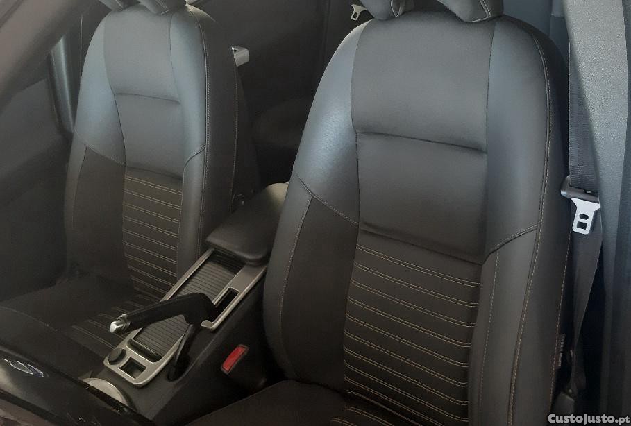 Volvo V50 Momentum 1.6 D 110 CV — fotografia 9