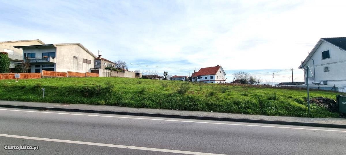 Land for sale in Amarante, Portugal — €115,000