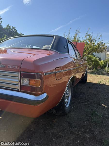 Ford Cortina 2.0 GXL — photo 5