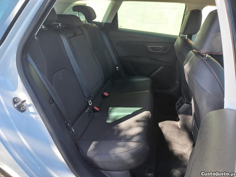 SEAT Leon 2.0tdi FR — fotografia 4