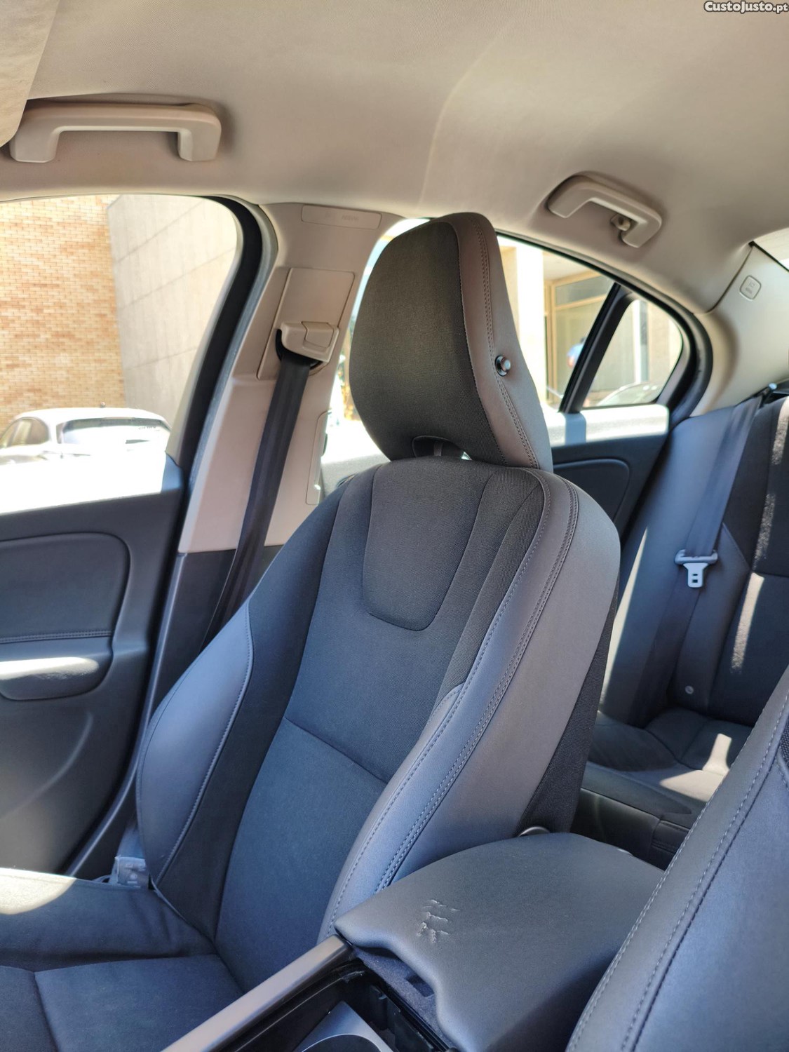 Volvo S60 D3 — fotografia 3