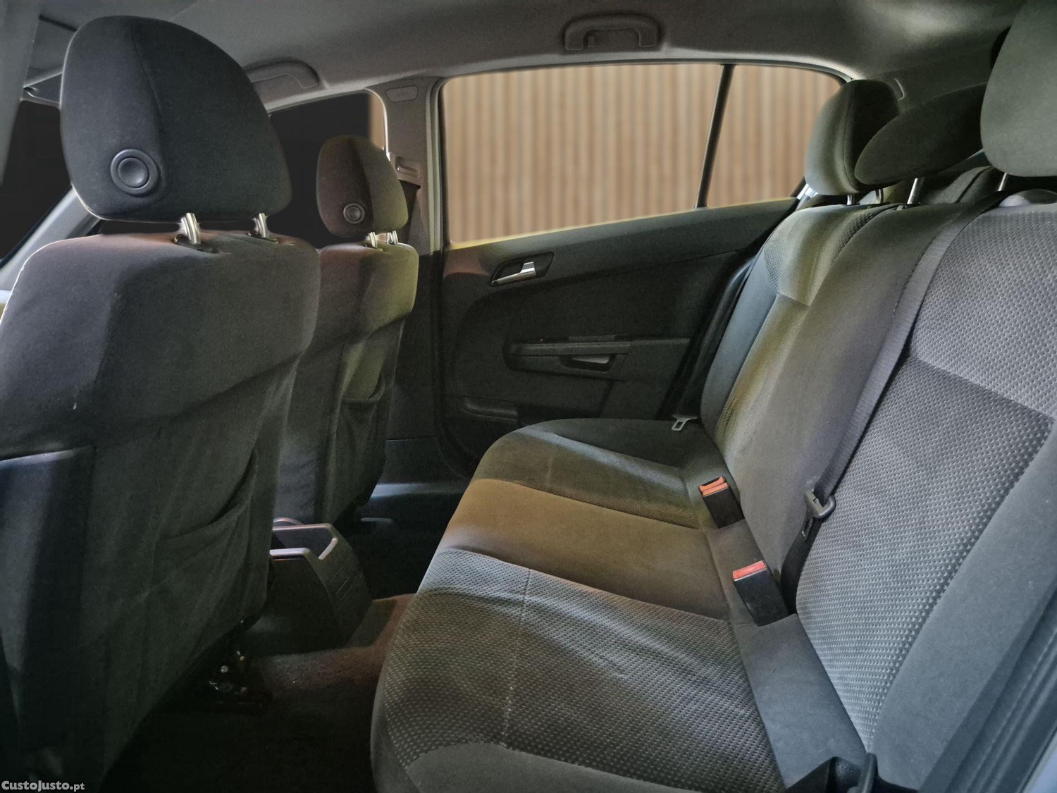 Opel Astra 1.7 CDTI — fotografia 3