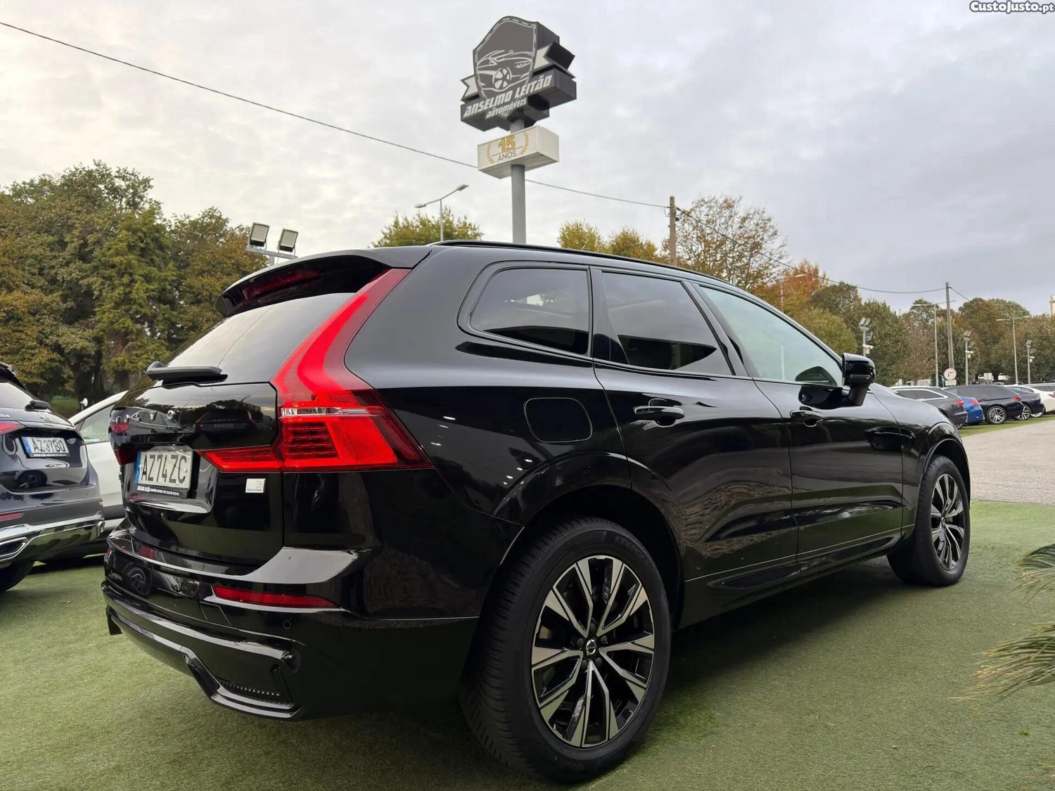 Volvo XC60 2.0 T6 PHEV Plus Dark AWD — photo 4
