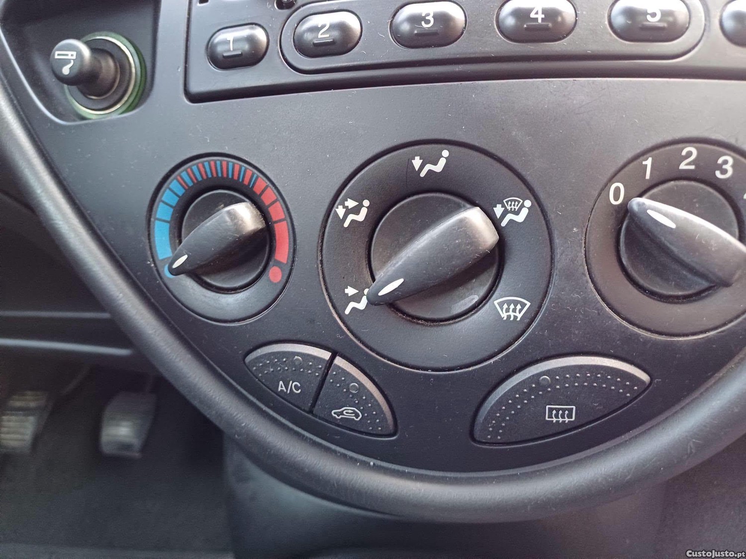 Ford Focus 1.6 i com Ac ViaturaNacional — fotografia 3