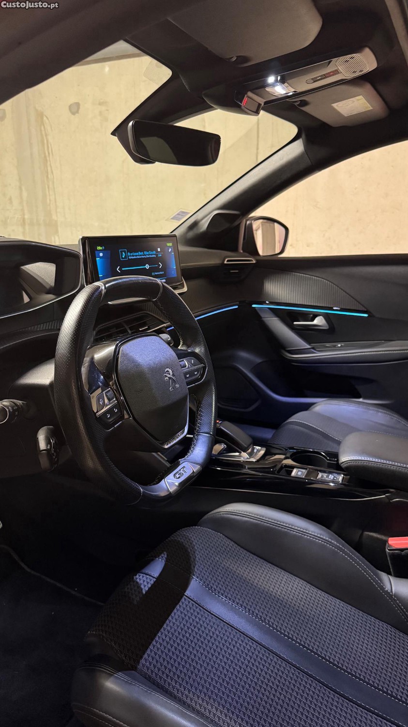 Peugeot 208 E GT LINE — fotografia 2