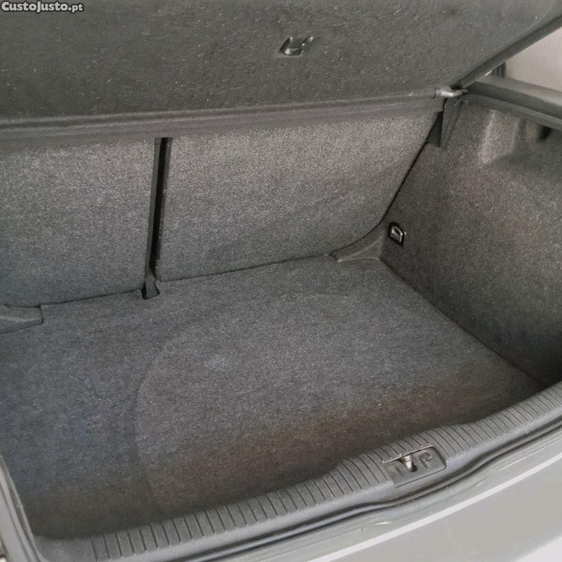 Volkswagen Golf 1.9 TDI 110 CV — fotografia 5