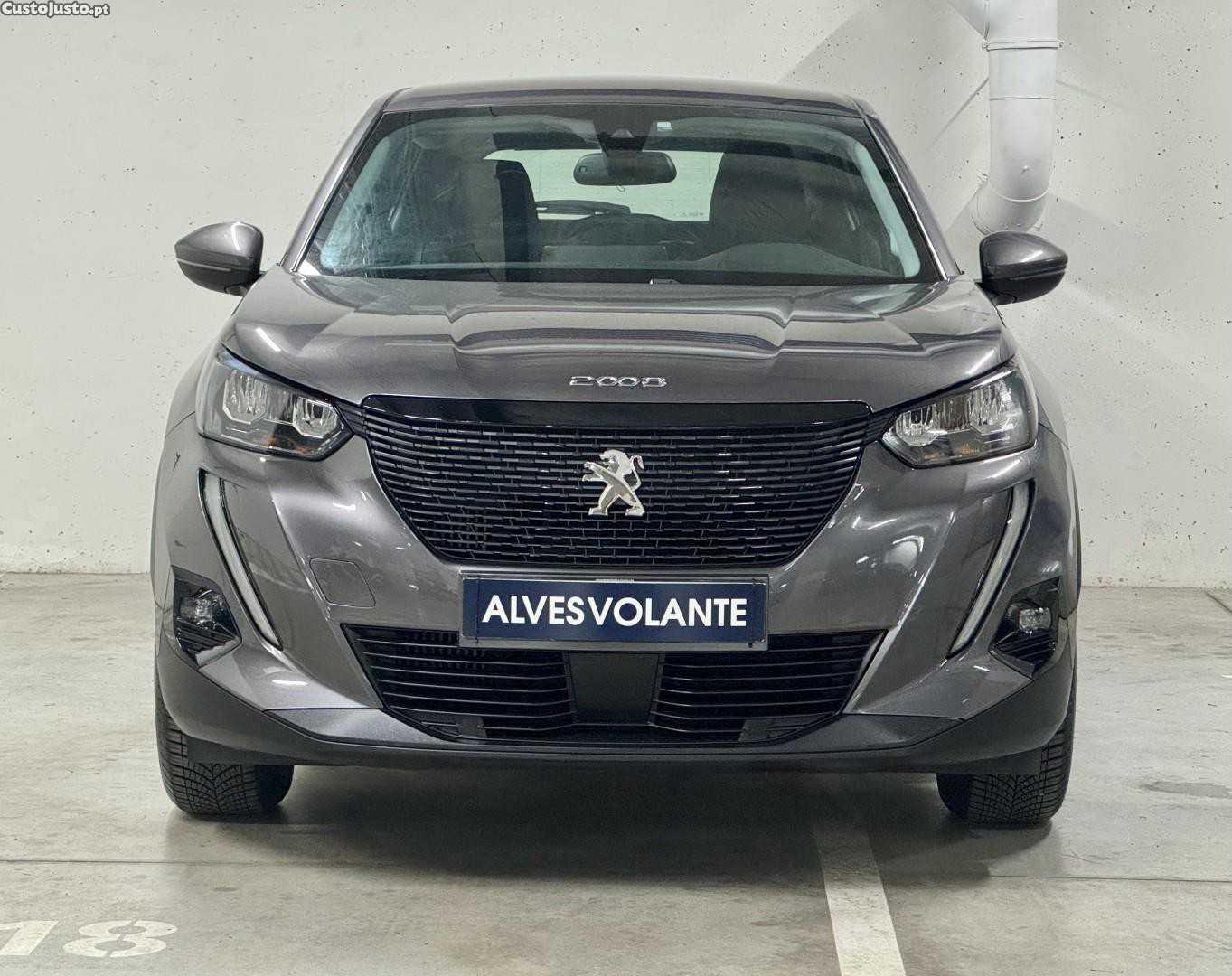 Peugeot 2008 1.2 PureTech Active Pack EAT8 — fotografia 18