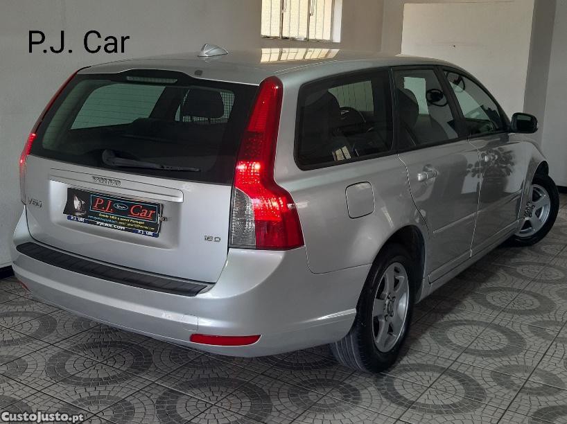 Volvo V50 Momentum 1.6 D 110 CV — fotografia 5