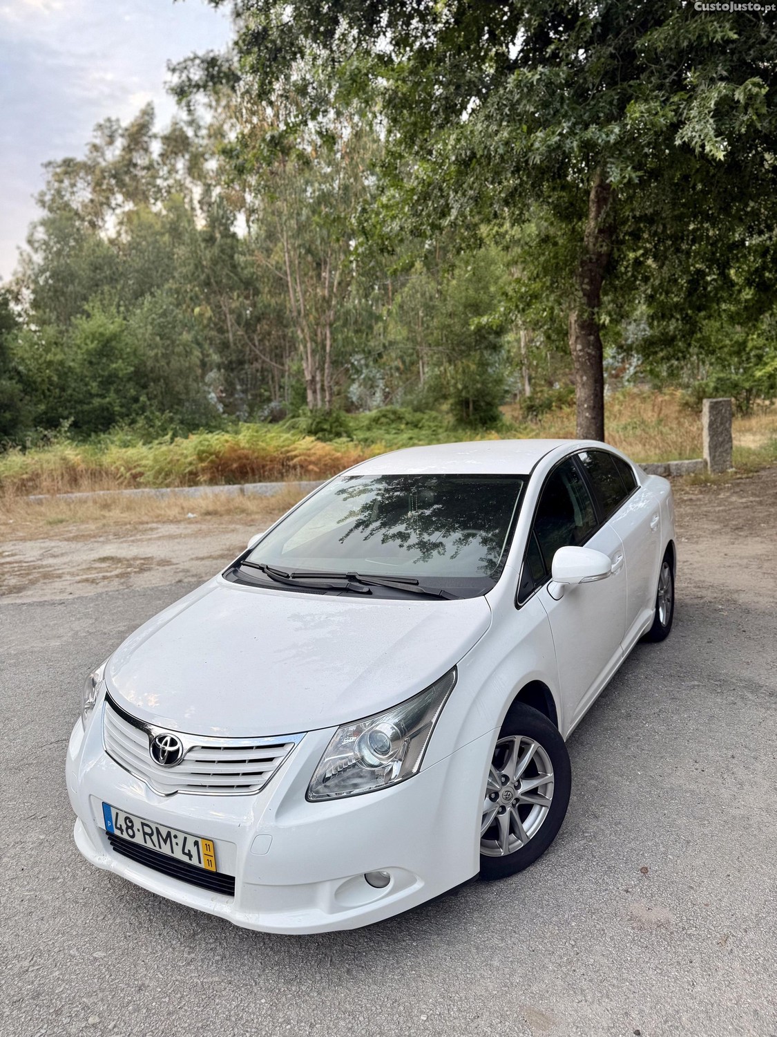 Toyota Avensis 2.0D4D — fotografia 10