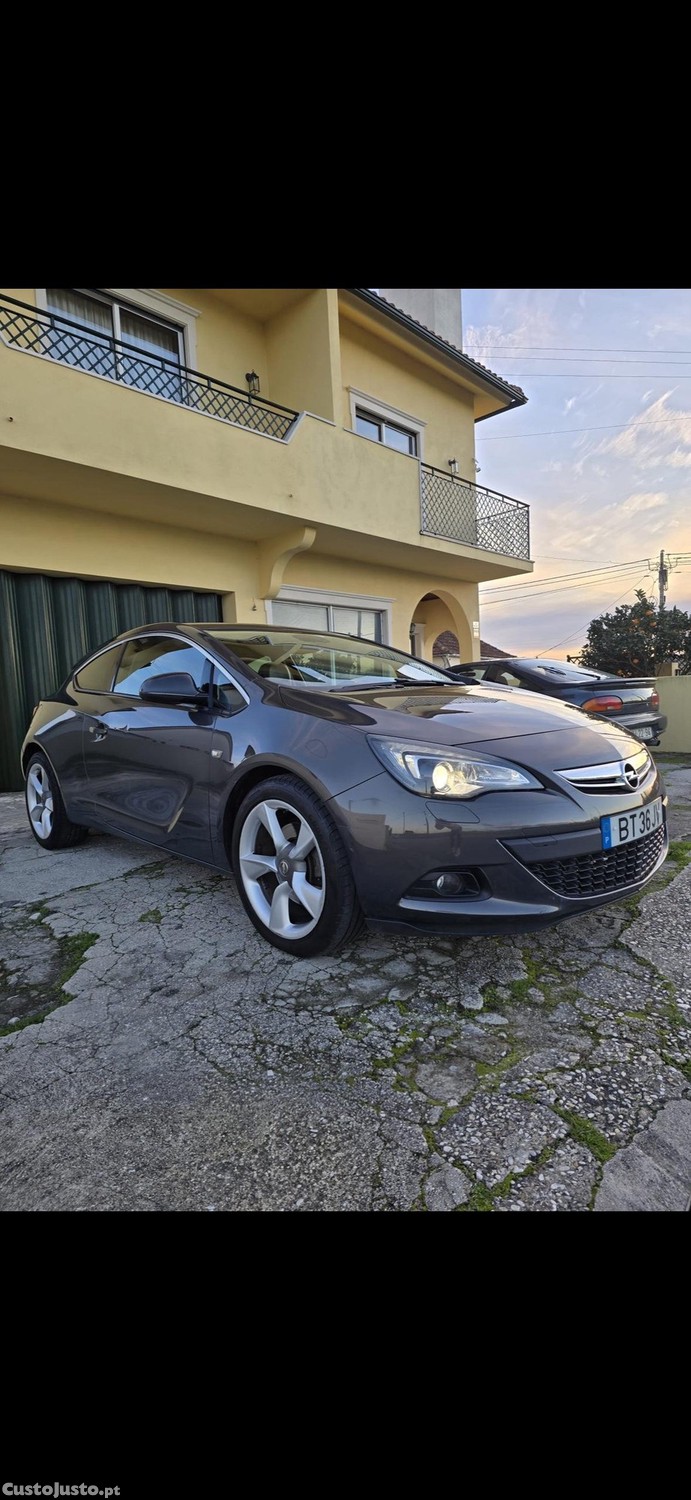 Opel Astra GTC — fotografia 6