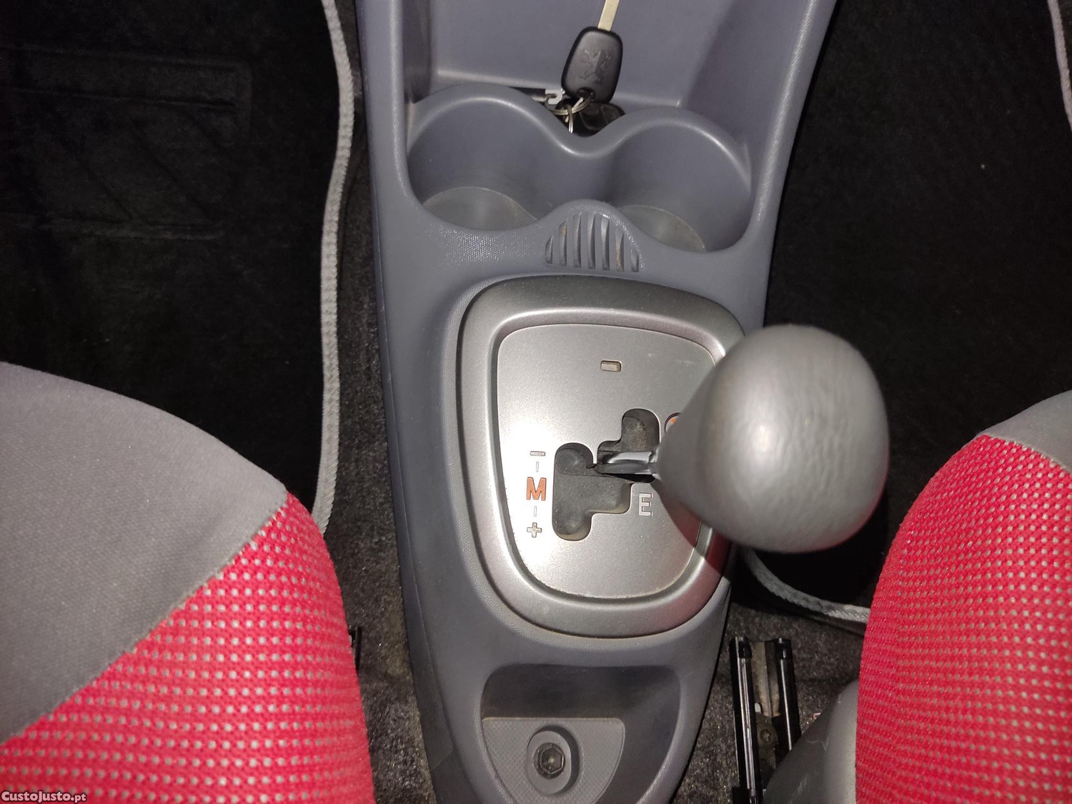 Peugeot 107 1.0 caixa automática 120000 km — fotografia 13