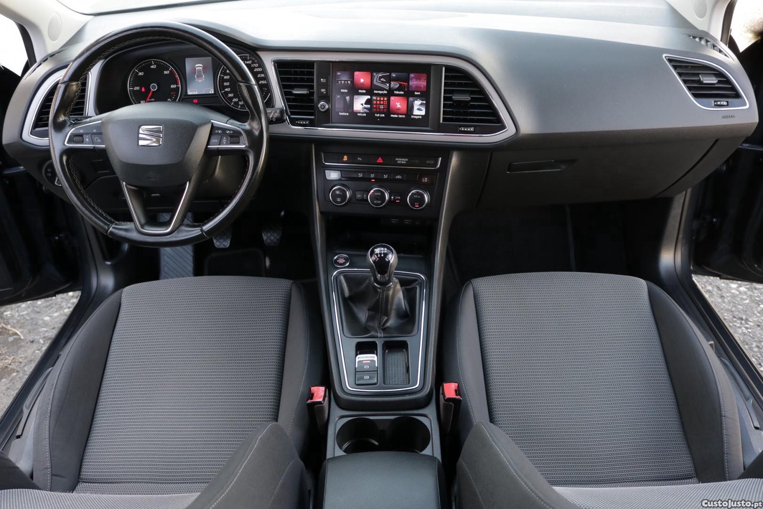 SEAT Leon ST 1.6 TDI Style 115cv — fotografia 33