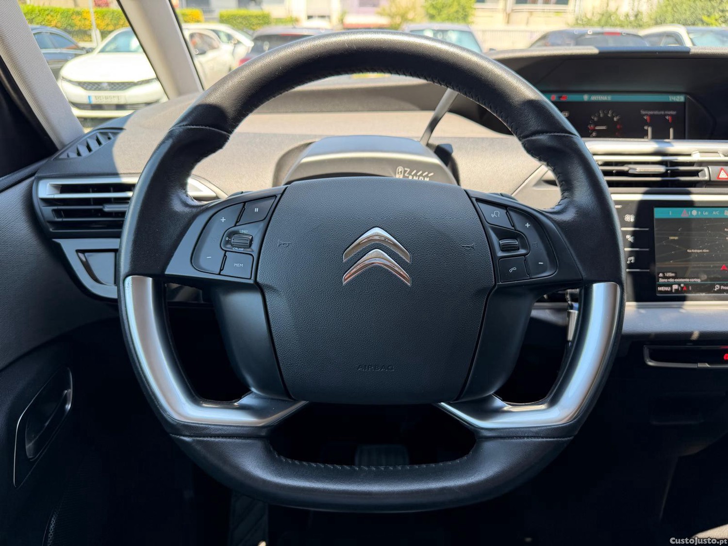 Citroën C4 Spacetourer 1.5 BlueHDi Shine EAT8 — fotografia 4