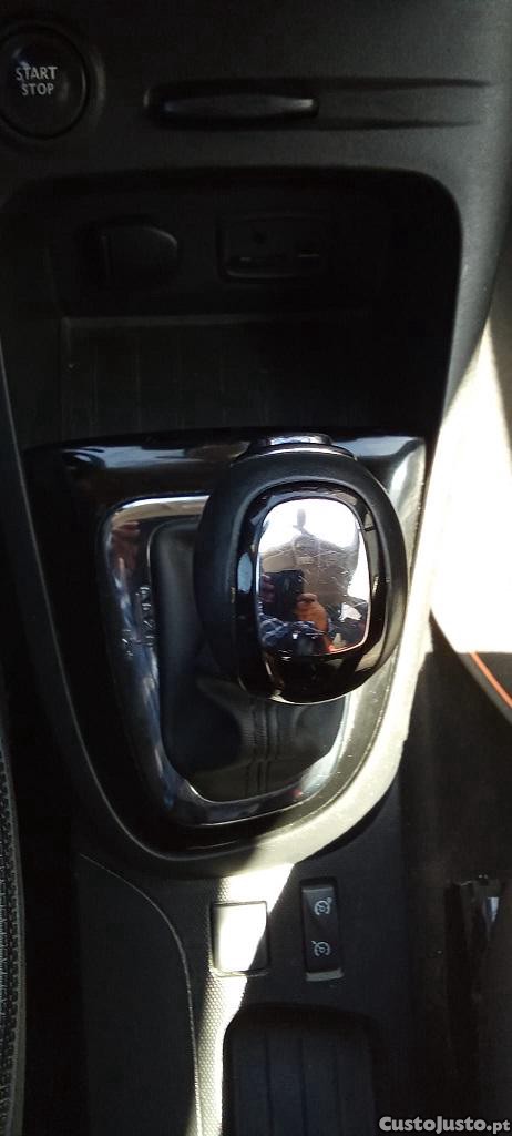 Renault Captur 1.2 TCe EDC(Caixa Automática) — fotografia 6