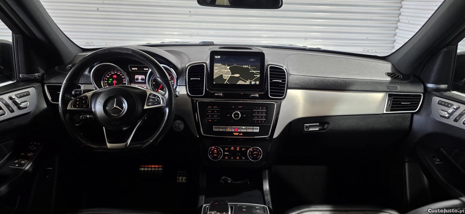 Mercedes-Benz GLS 350 d 4Matic 9G-TRONIC AMG Line — fotografia 11