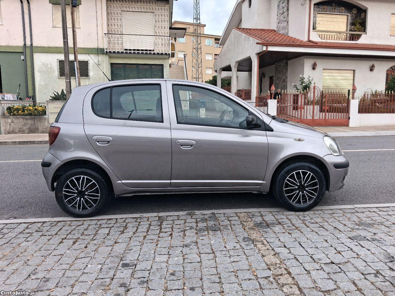 Toyota Yaris 1.0 vvti — fotografia 10