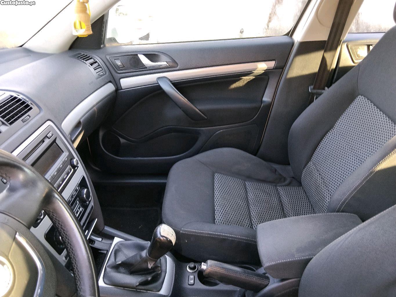 Skoda Octavia 1.6 D - 10 — photo 2