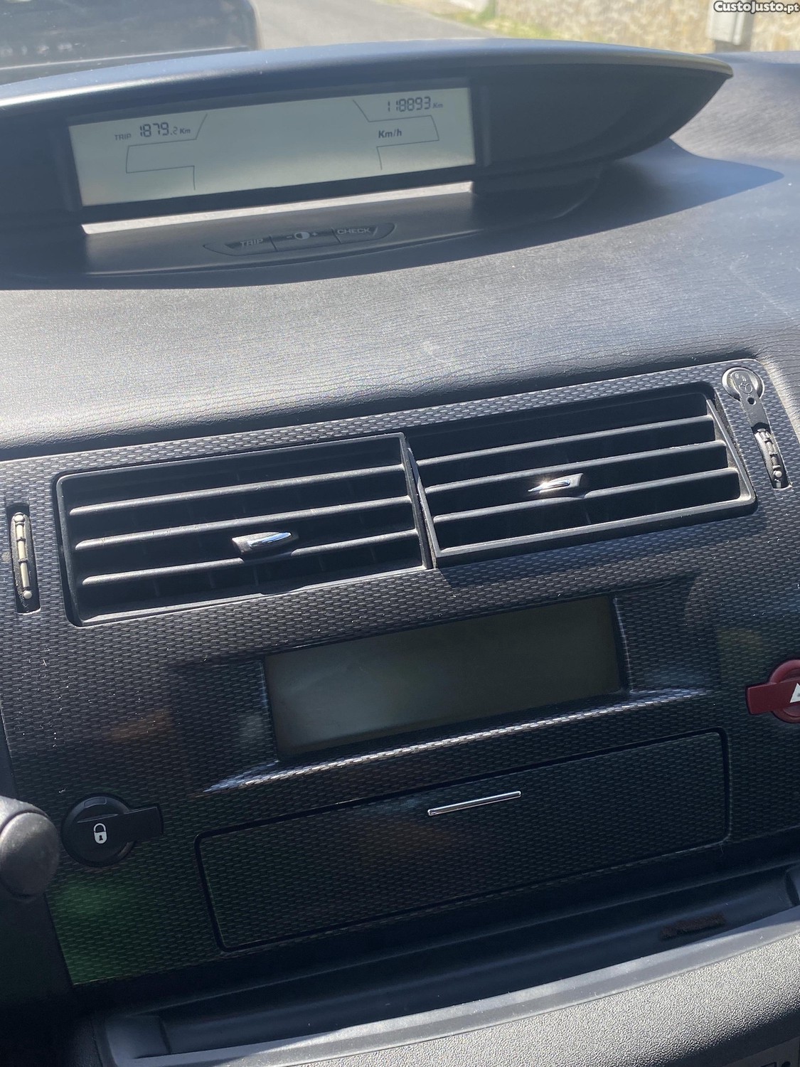 Citroën C4 1.4 — fotografia 7