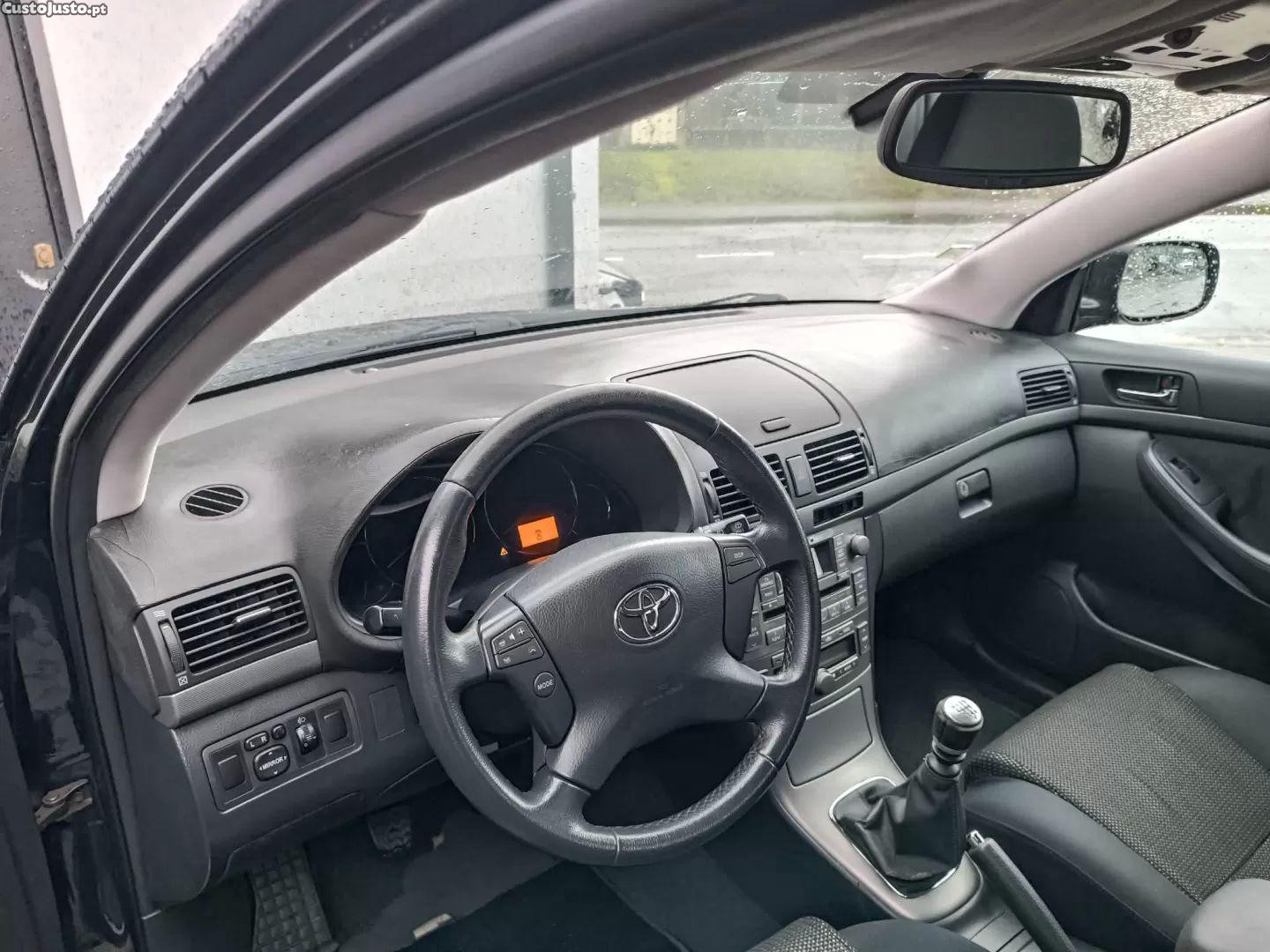 Toyota Avensis Lb 2.0 d-4d — fotografia 4