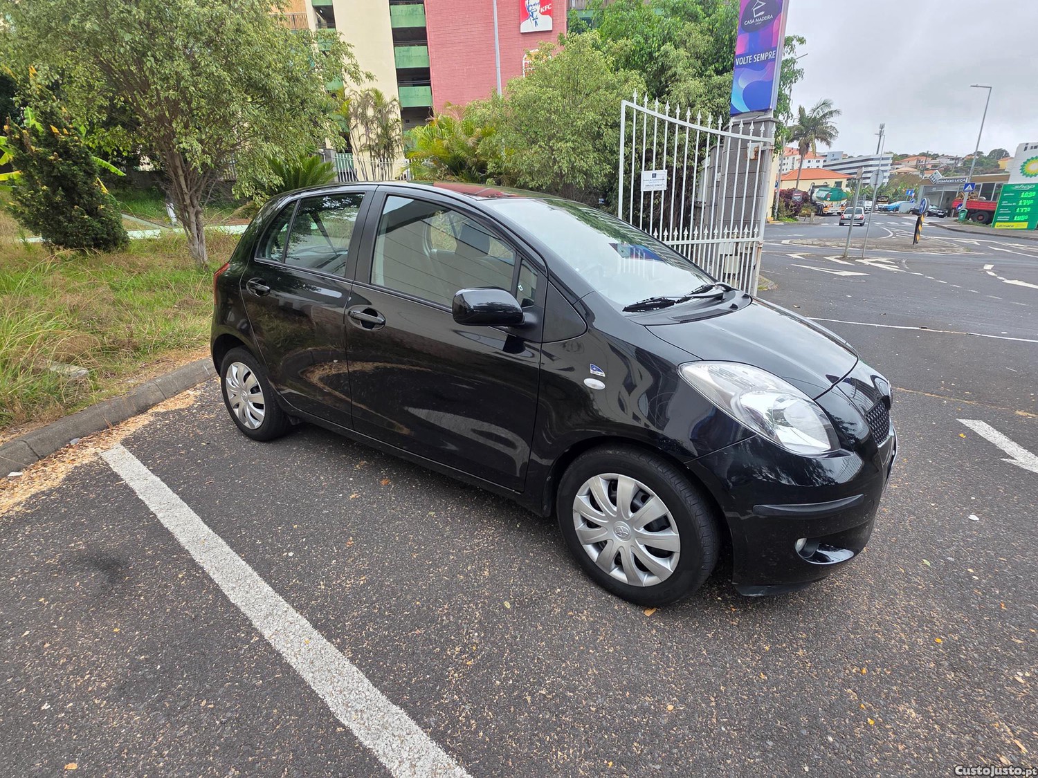 Toyota Yaris 1.3VVTI AUTOMÁTICO — photo 3