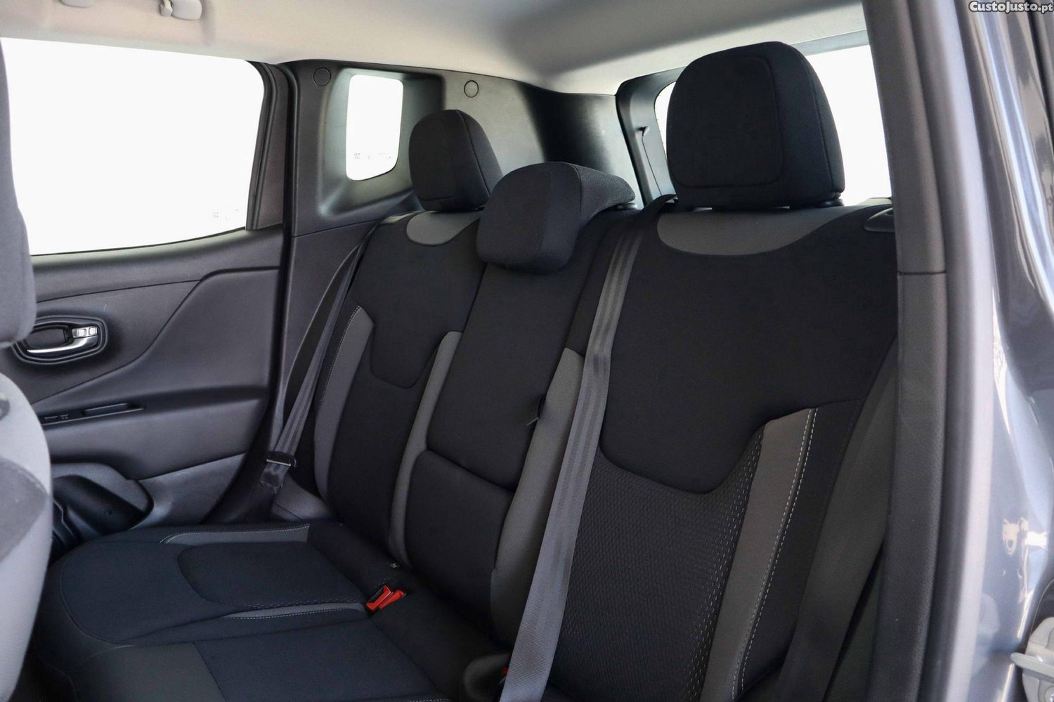Jeep Renegade 1.0 T Limited — fotografia 8