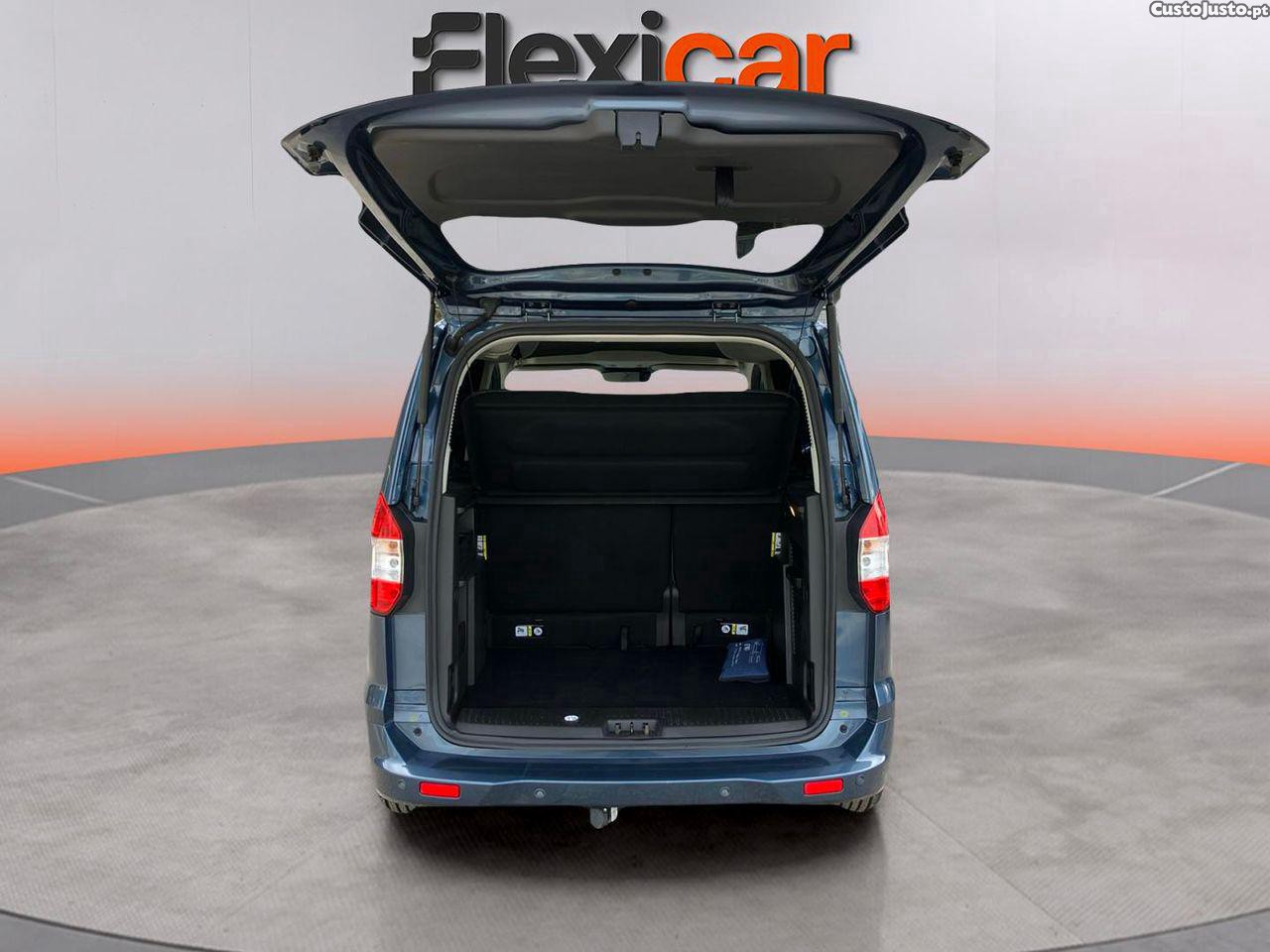 Ford Tourneo 1.0 EcoBoost Titanium — fotografia 12